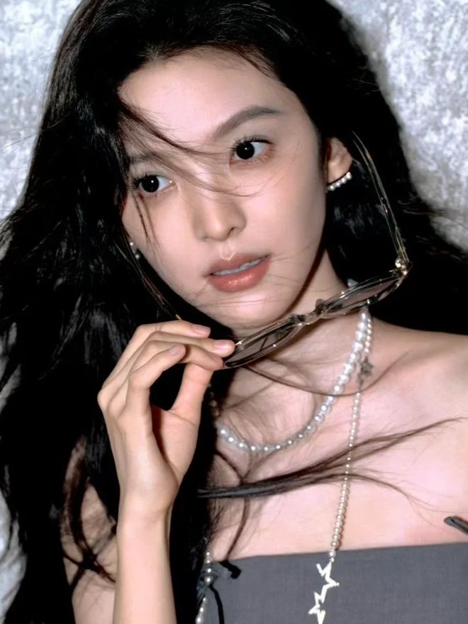 妮带火的珍珠单品照着搭好看又气质AG真人平台app被张曼玉、倪(图6)